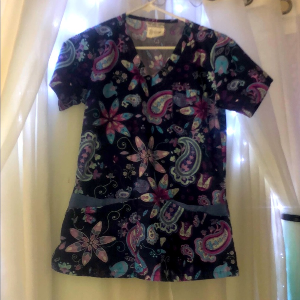 Scrub top